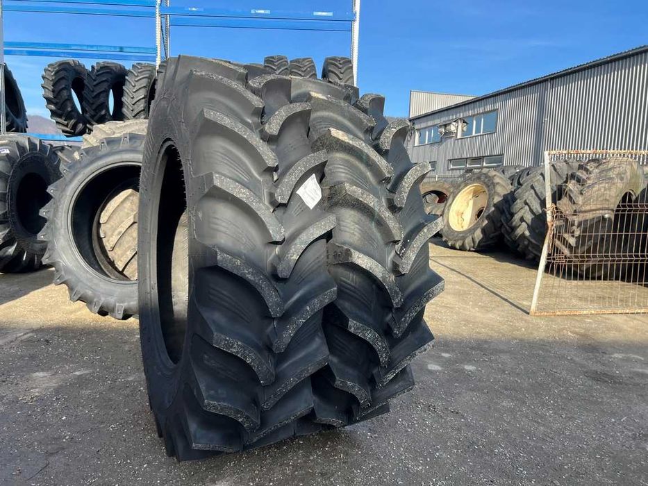 Cauciucuri radiale noi 460/85 R38 pentru tractor Case marca OZKA