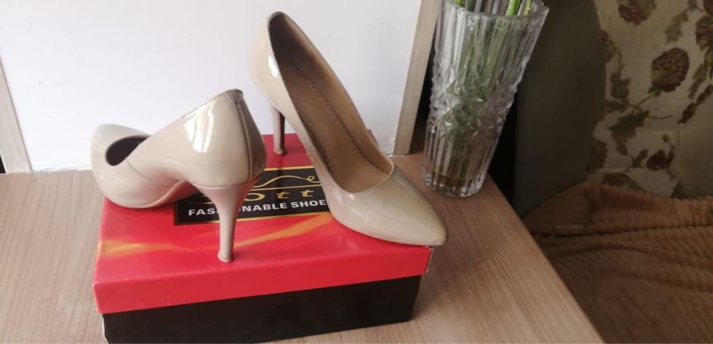 Женский обувь в отл сост