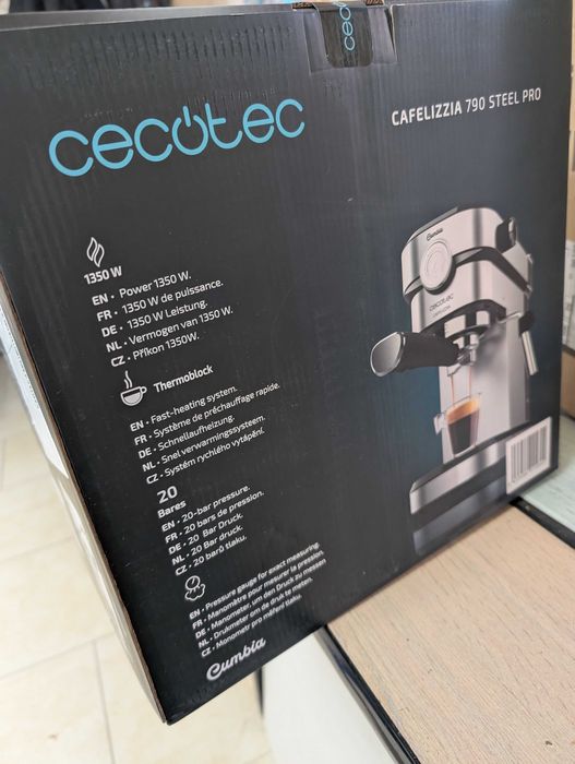 Еспресо машина Cecotec Cafelizzia 790