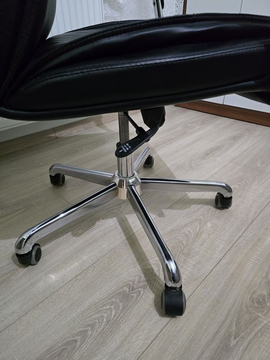 Scaun  de birou din piele