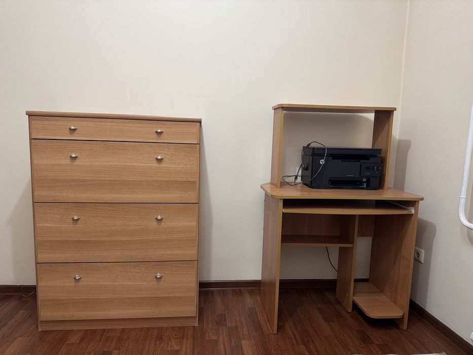 Компьютерный столик и комод