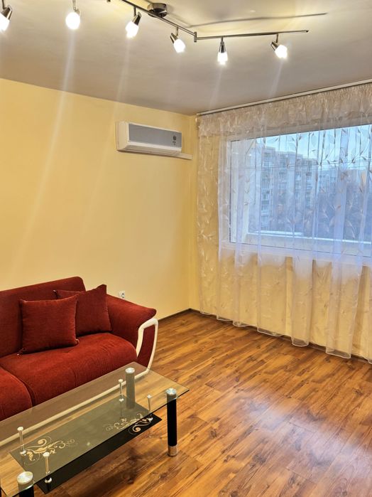 Дава се под наем Тристаен апартамент в Стара Загора, Център - 65 кв.м за 331.5 € - Снимка #1