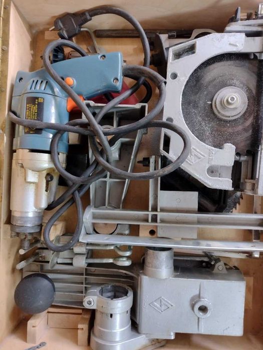 Комплект дърводелски машини в куфар