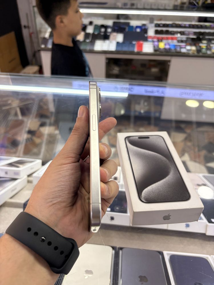 iPhone 15 Pro 256 gb white