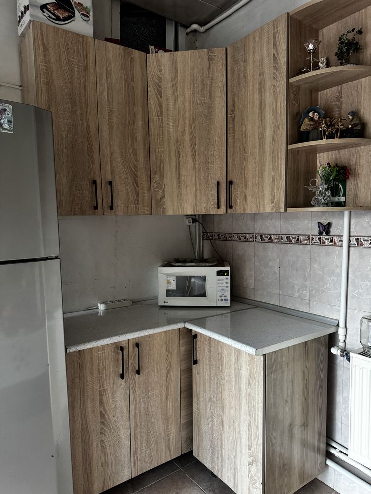 продается кухонная мебель б/у
