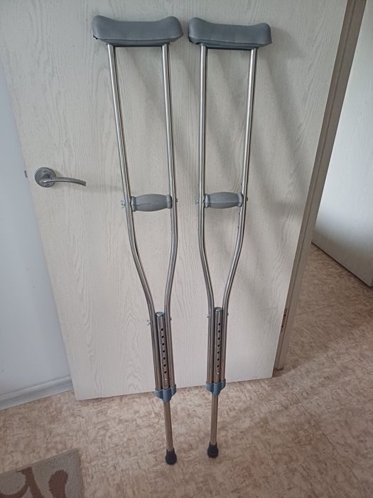 Костыли подмышечные