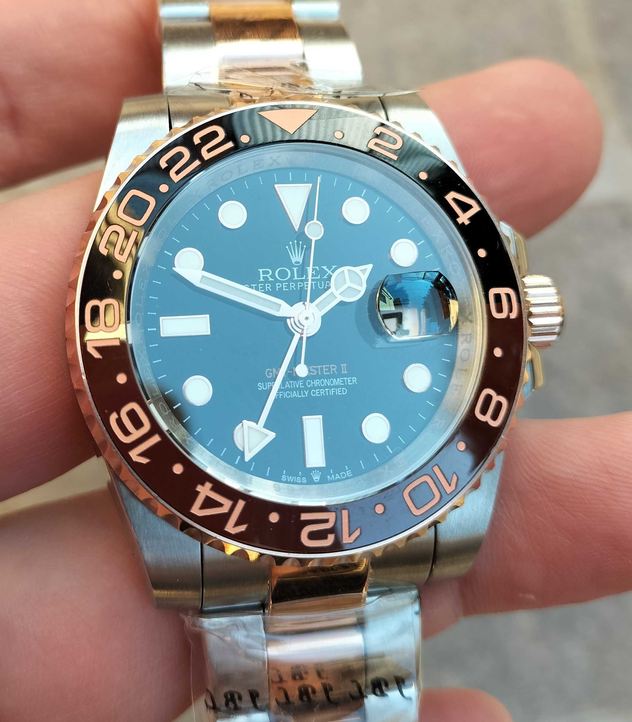 Rolex GMT Master 40 mm Automatic Two Tone Oyster Rose Gold