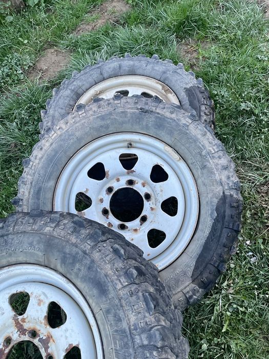 De vânzare 2 cauciucuri