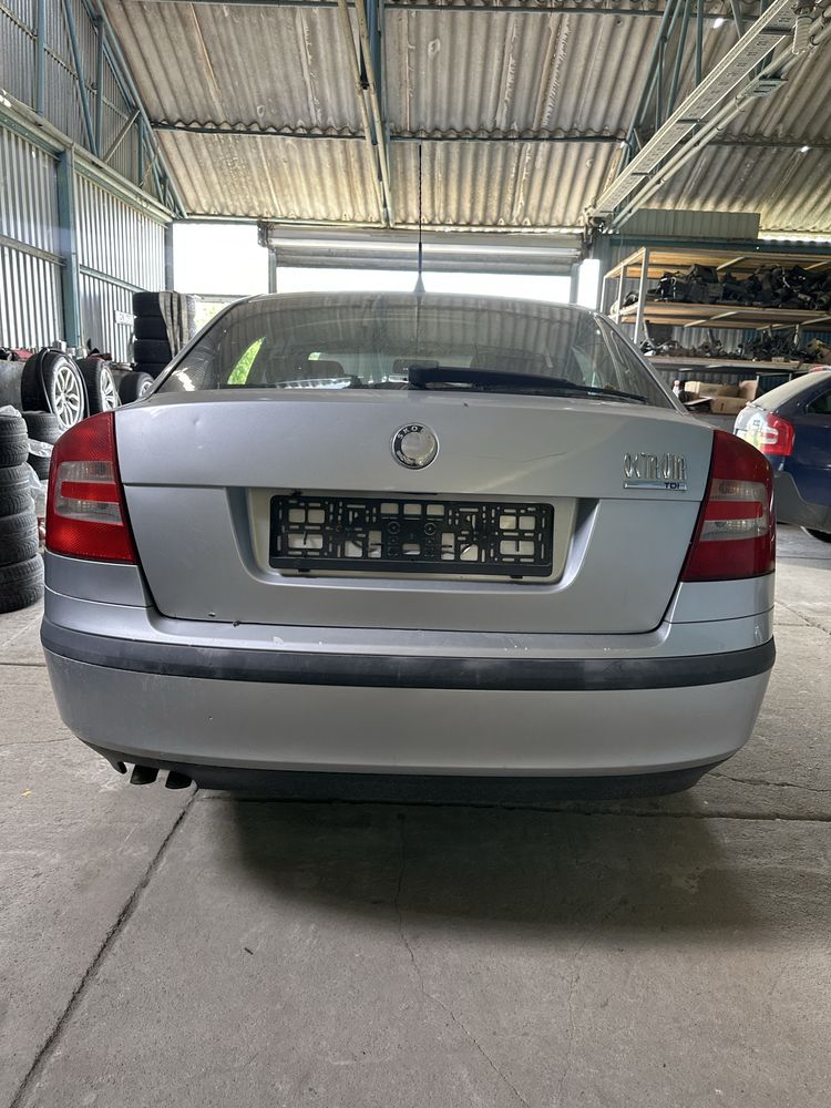 Stop Stopuri Skoda 2 Berlina Lampa stanga dreapta