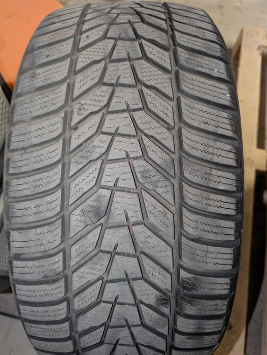 Зимни гуми HANKOOK 245/40 R18 97V TL Winter i*cept evo3