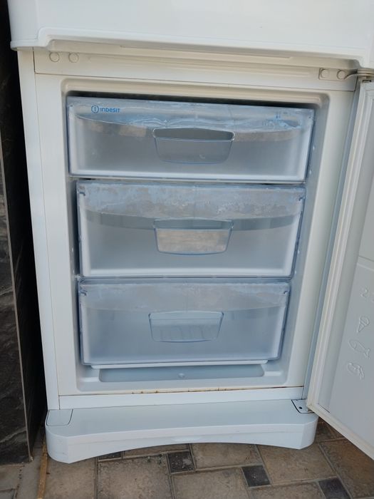 Холодильник INDESIT