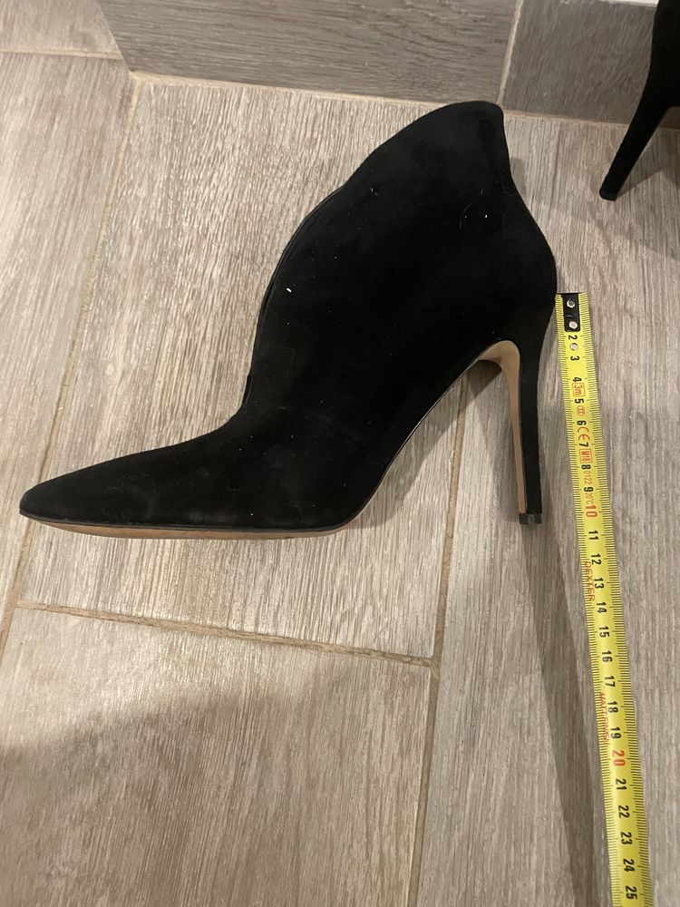 Ghete Nine West cu toc din  piele intoarsa 38