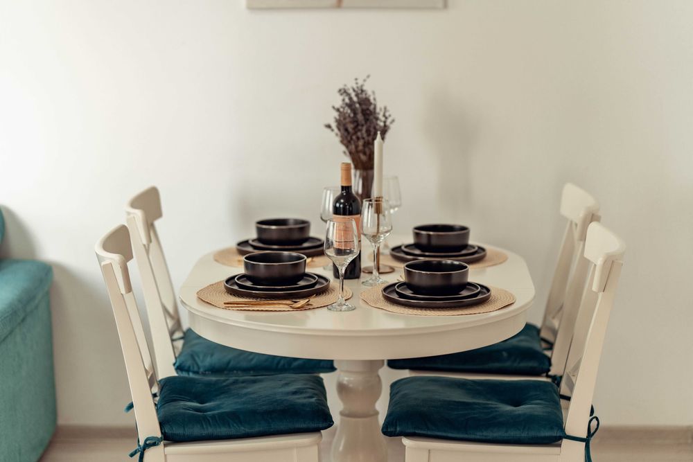 Coresi Mall / Old Town Centre / Apartamente si Garsoniere 1-2-3