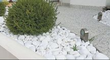 Depozit piatra naturala pietricele rotunjite marmura thasos amenajari