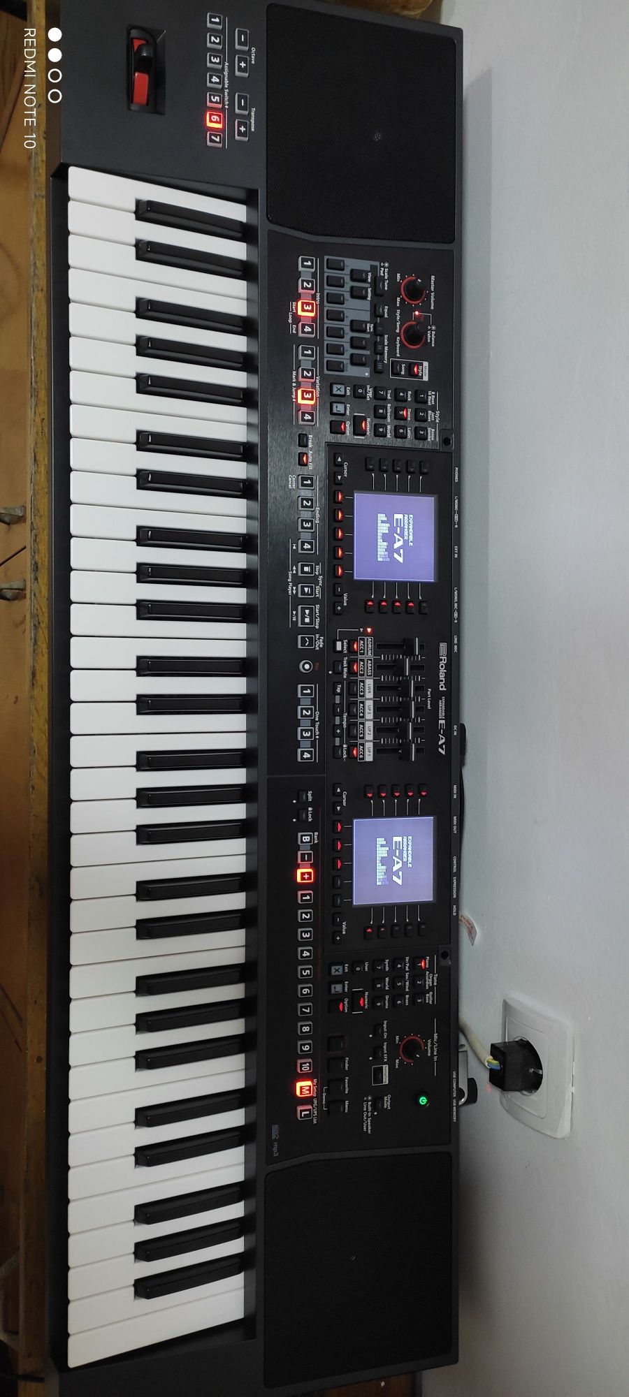 Roland E - A7 Expandable Arranger