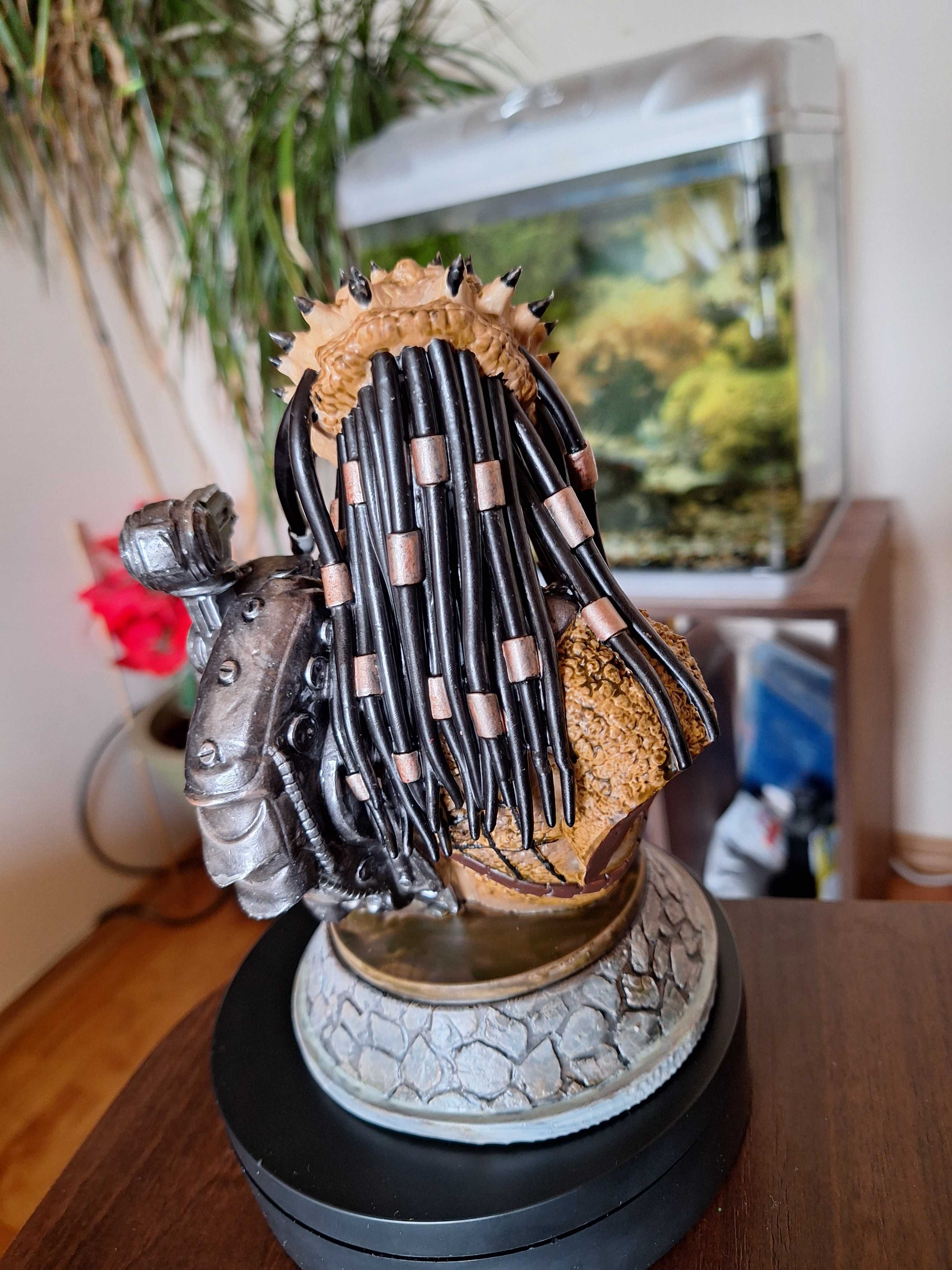 Бюст на Хищникът / Predator bust