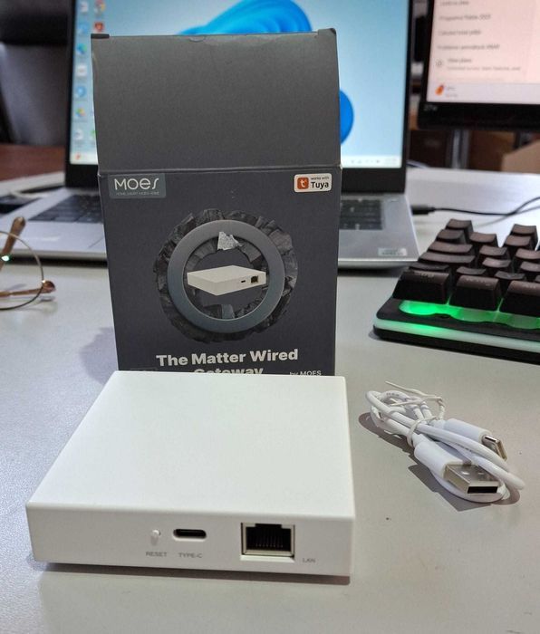 Gateway Hub Moes, ZigBee 3.0, WiFi 2.4GHz, Compatibil Tuya SmartLife