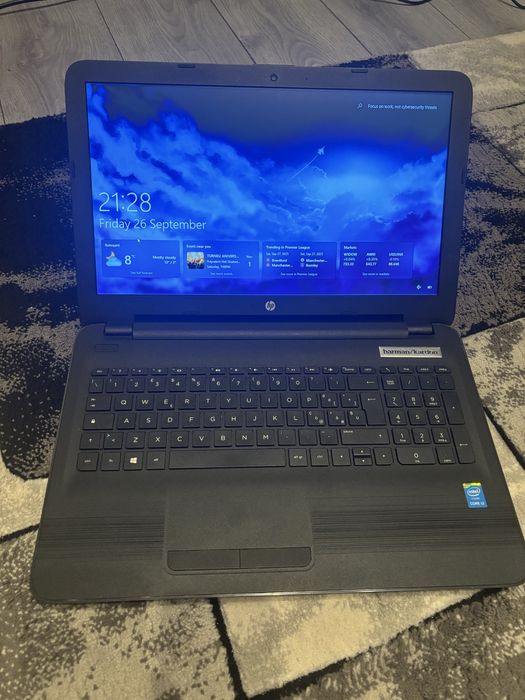 Laptop HP cu windows licentiat