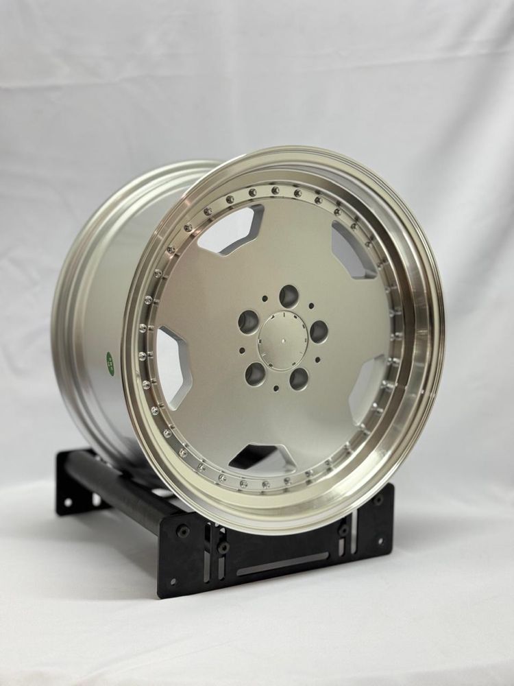 Продается комплетк диск R17 5x112 Моноблок