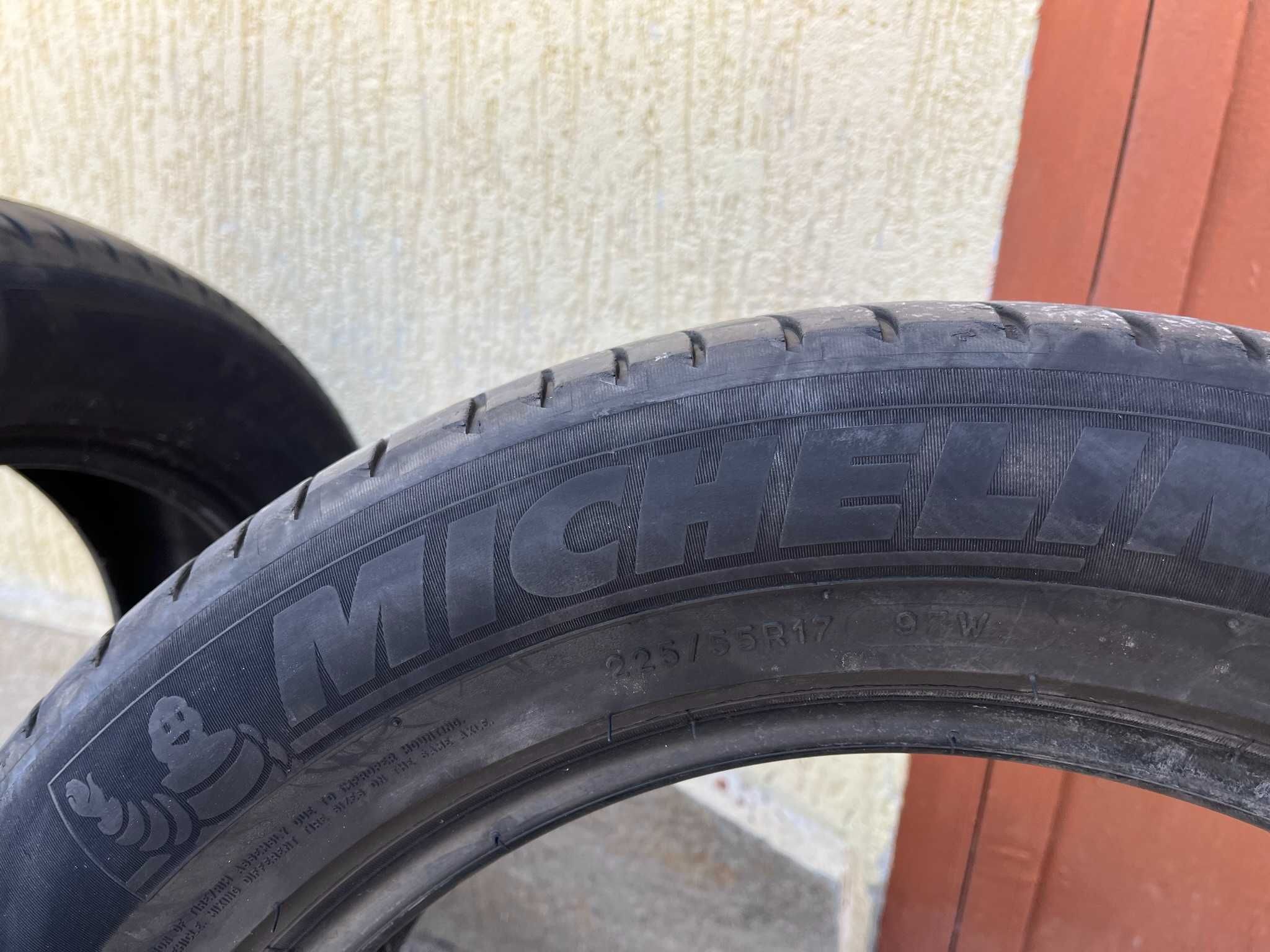 2 бр. летни гуми 225/55/17 Michelin DOT 0313 4,5 mm