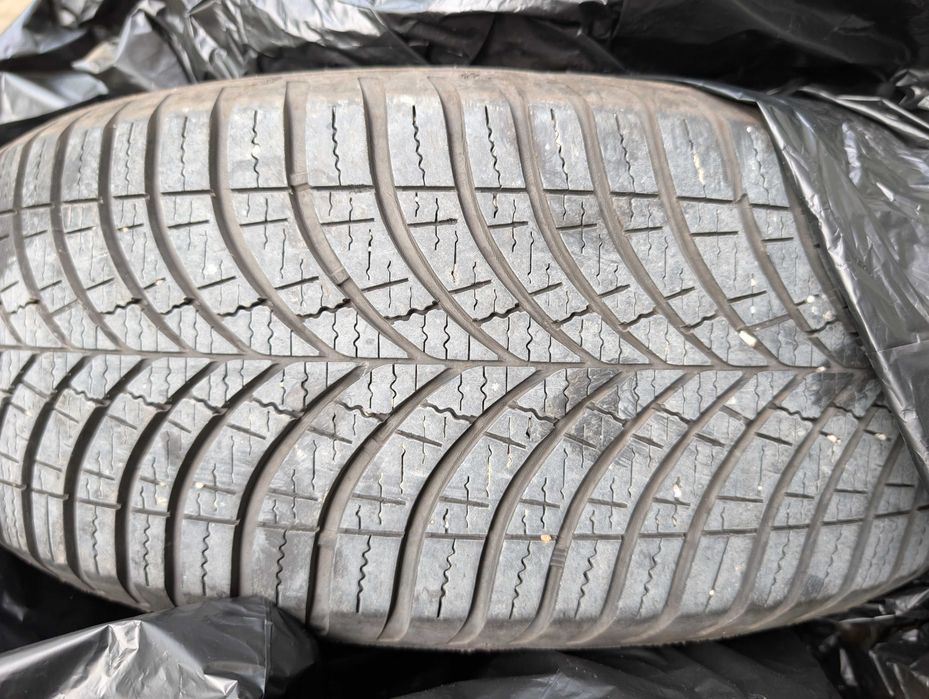 GoodYear Vector 4 Seasons - 4 бр. Всесезонни гуми 205/60 R16 92H