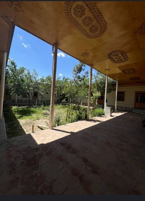 Шахар марказидан Катта ховли сотилади.