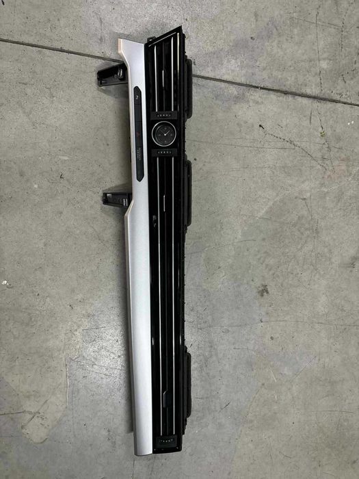 Grila centrala bord/clima VW Passat B8 2016-2022