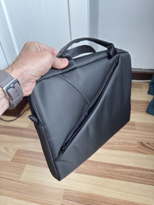 Geanta laptop RIVACASE 8720, 13.3", poliester, gri, produs nou.