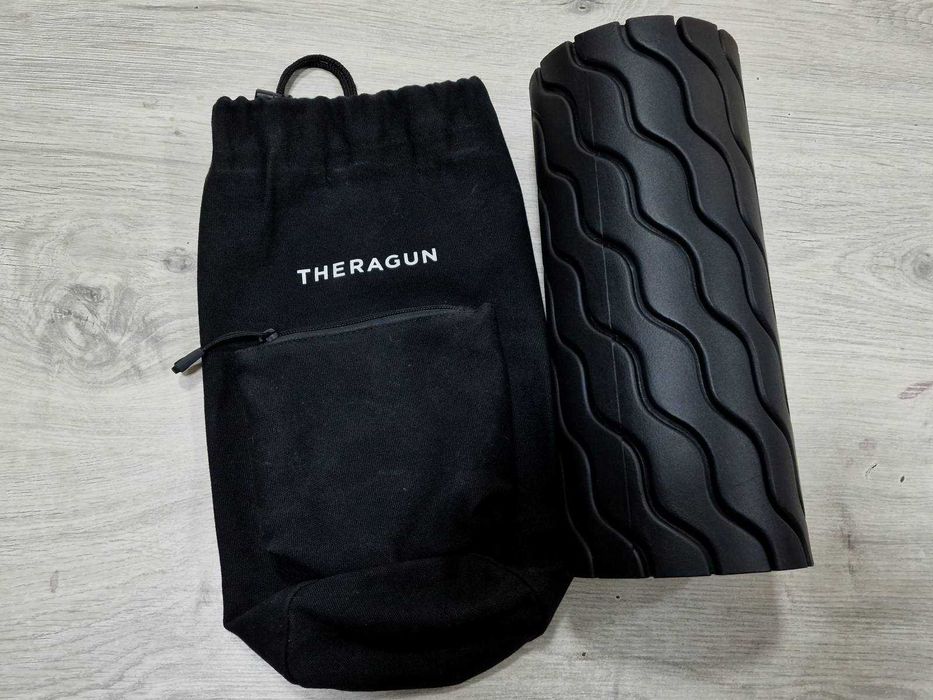 Смарт масажор Therabody Theragun Wave Roller
