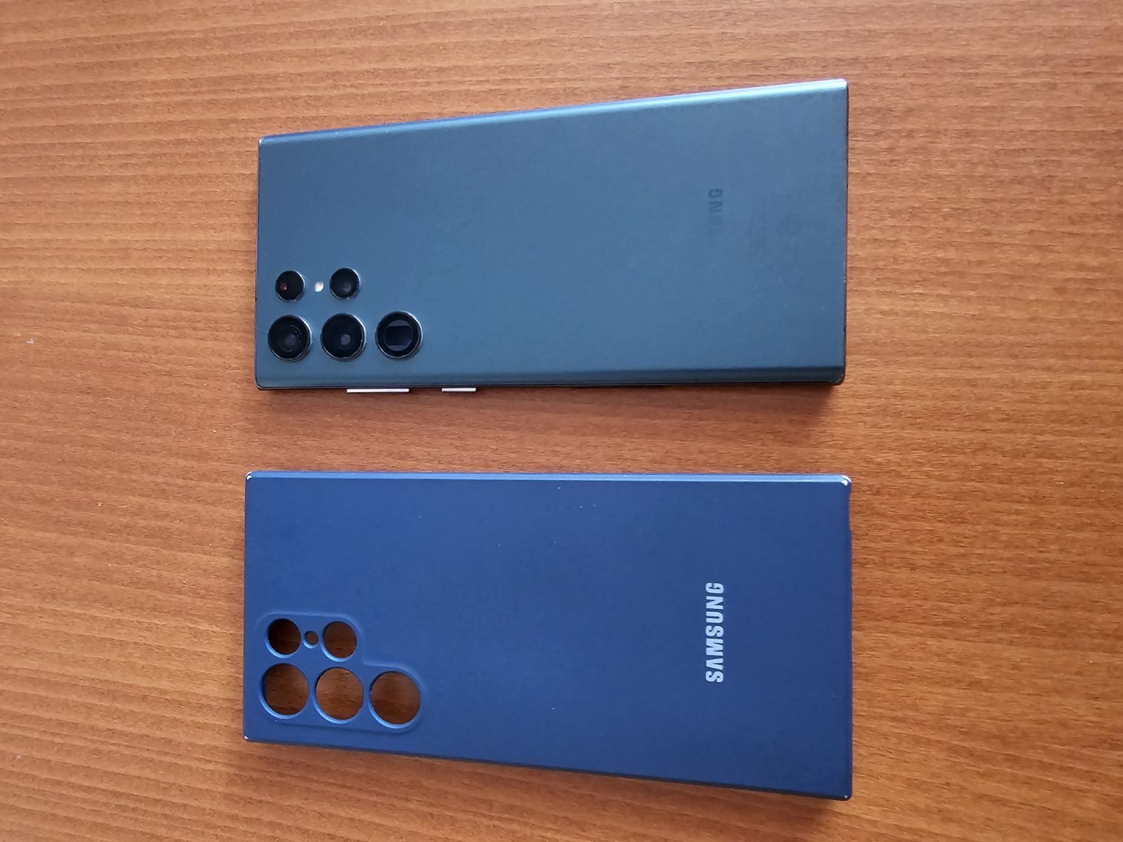Samsung Galaxy S22 Ultra Green 12GB/256GB

Здравейте, 

Продавам Samsu