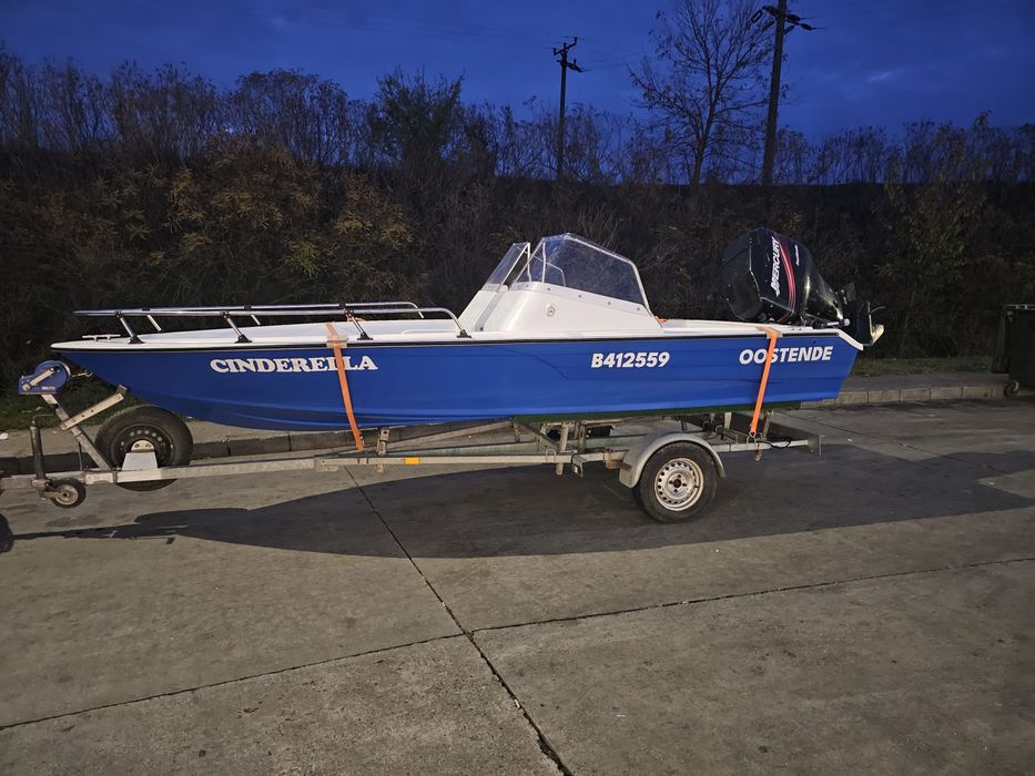 Se vinde barca forward 535 cu motor mercury 75 cp și peridoc relian