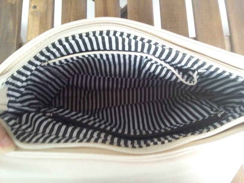 Две дамски чанти с дълга дръжка -15 лв