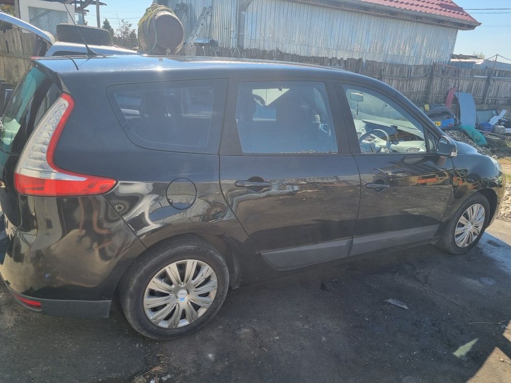 Ușă/Uși, Portiere/Portieră stânga, dreapta, față, spate Renault Scenic