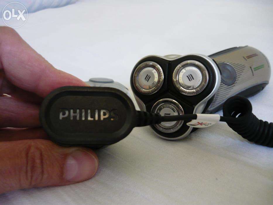 Aparat de ras electric Philips cu acumulator