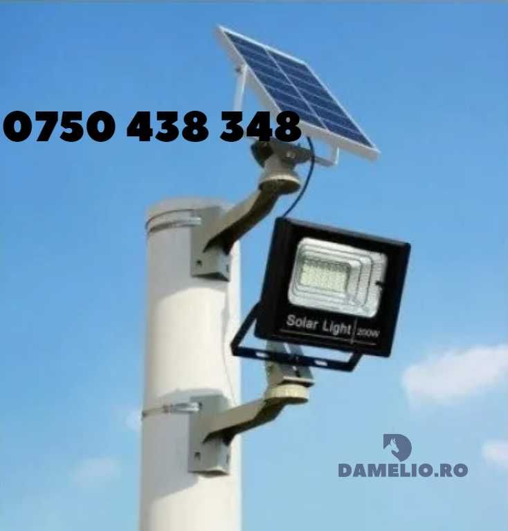 Proiector cu Panou Solar si Telecomanda, Rezistenta IP66, 200W