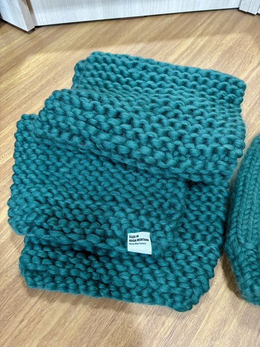 Set fular si caciulă “Made in Rosia Montana” din lână merinos