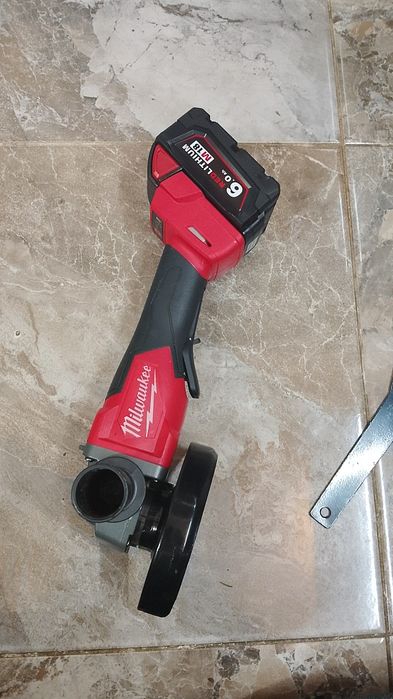 Flex Milwaukee cu variator si baterie de 6A NOU