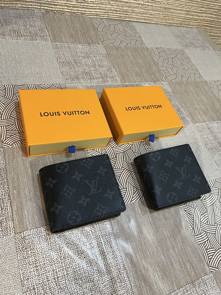 Louis Vuitton портмонета!! За по бързите по-евтино.
