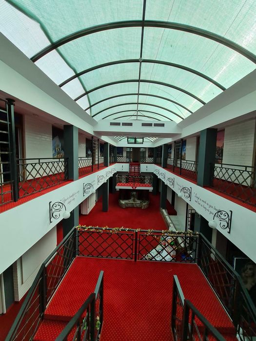 Vand spatiu comercial (complex comercial) Central