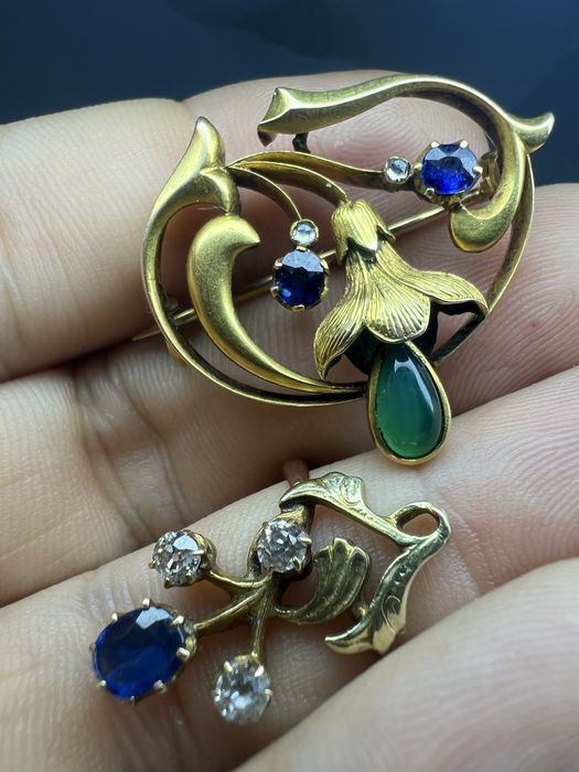 Более сто лет . Брошь . Кольцо . Красота . Камни