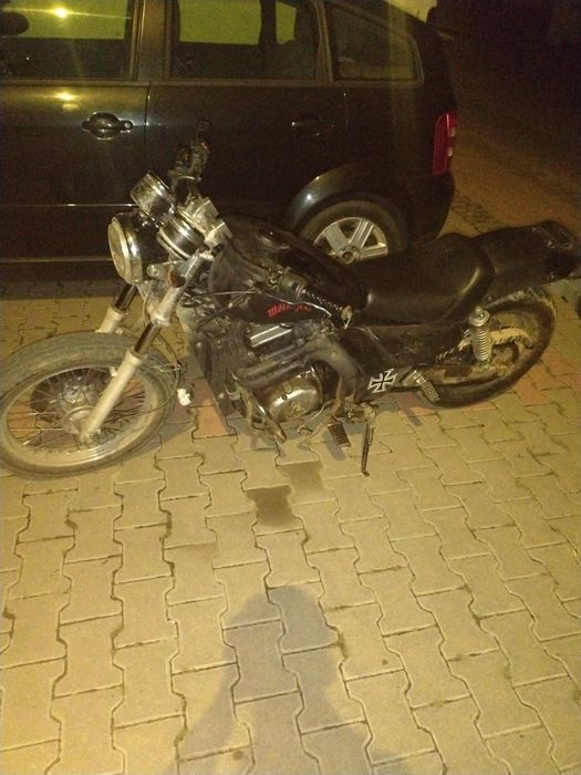 Vând chopper de 300