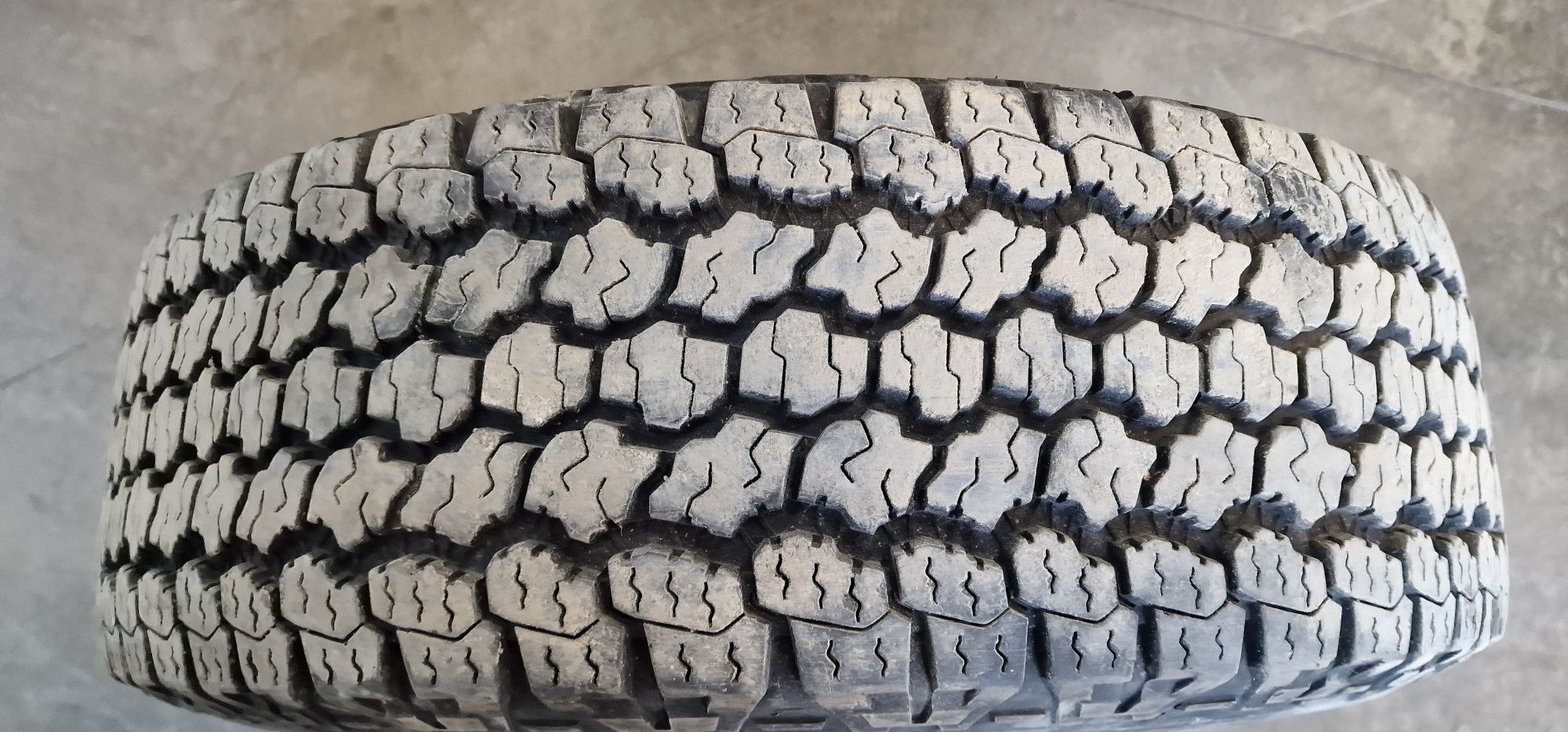 235/70/16 Goodyear wrangler Adventure