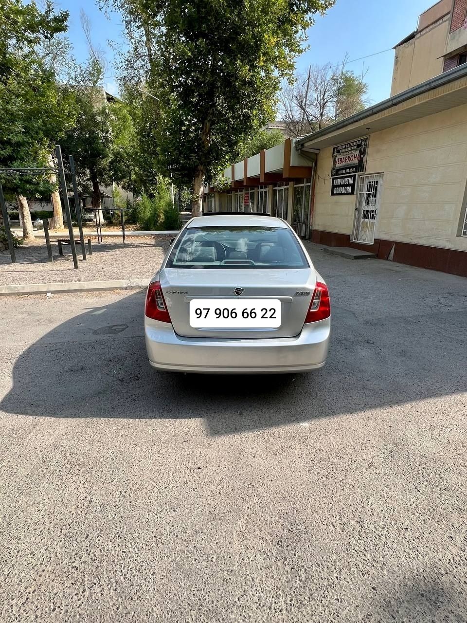 Gentra avtomobili sotiladi