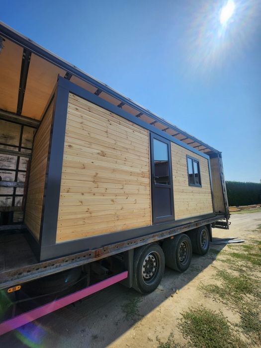 Vand containere modulare noi, dimensiune 2,4x6m ideal pentru spatii