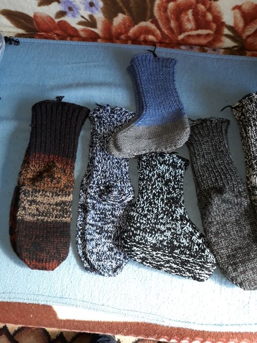 Ciorapi tricotati pt iarna, lucrati manual