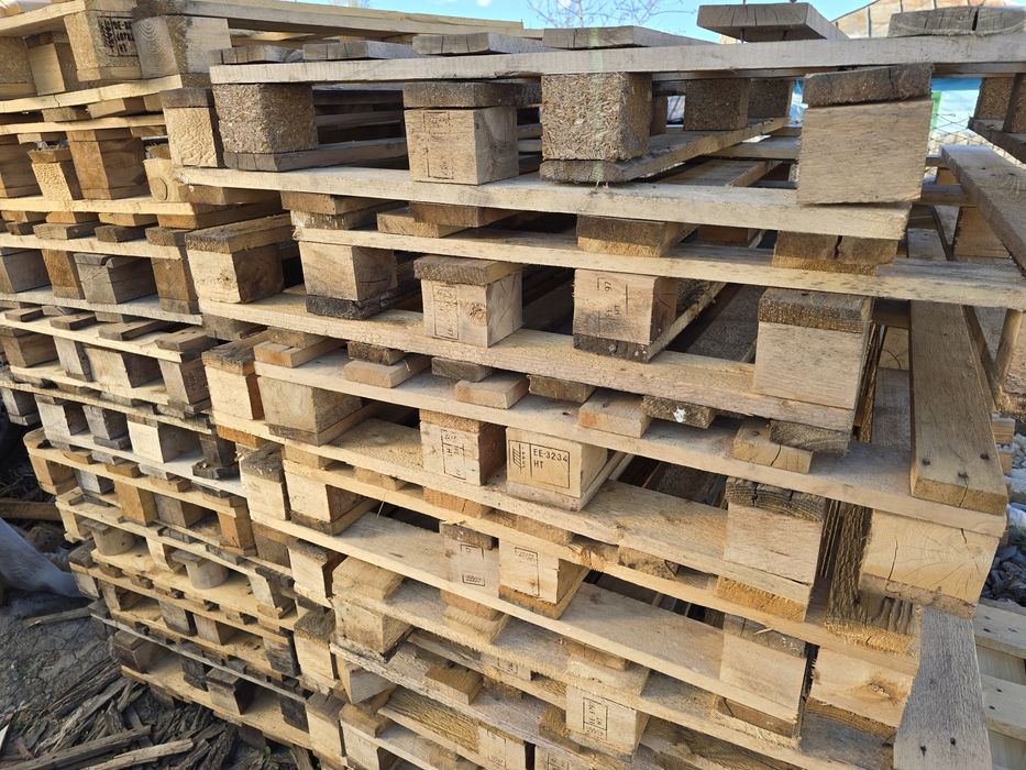 Vand paleti diferite marimi 8lei bucata