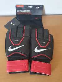 Футбольные перчатки вратарские - Nike GK Sentry