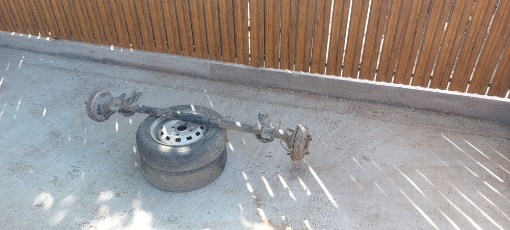 Axa matiz pentru remorca