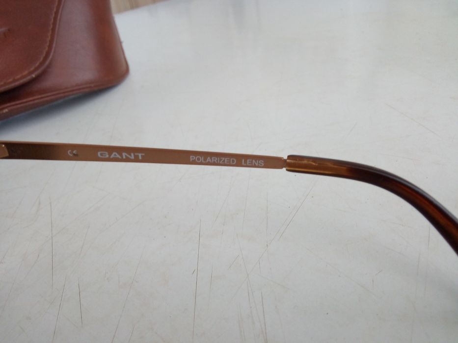 Слънчеви очила GANT, калъф за очила