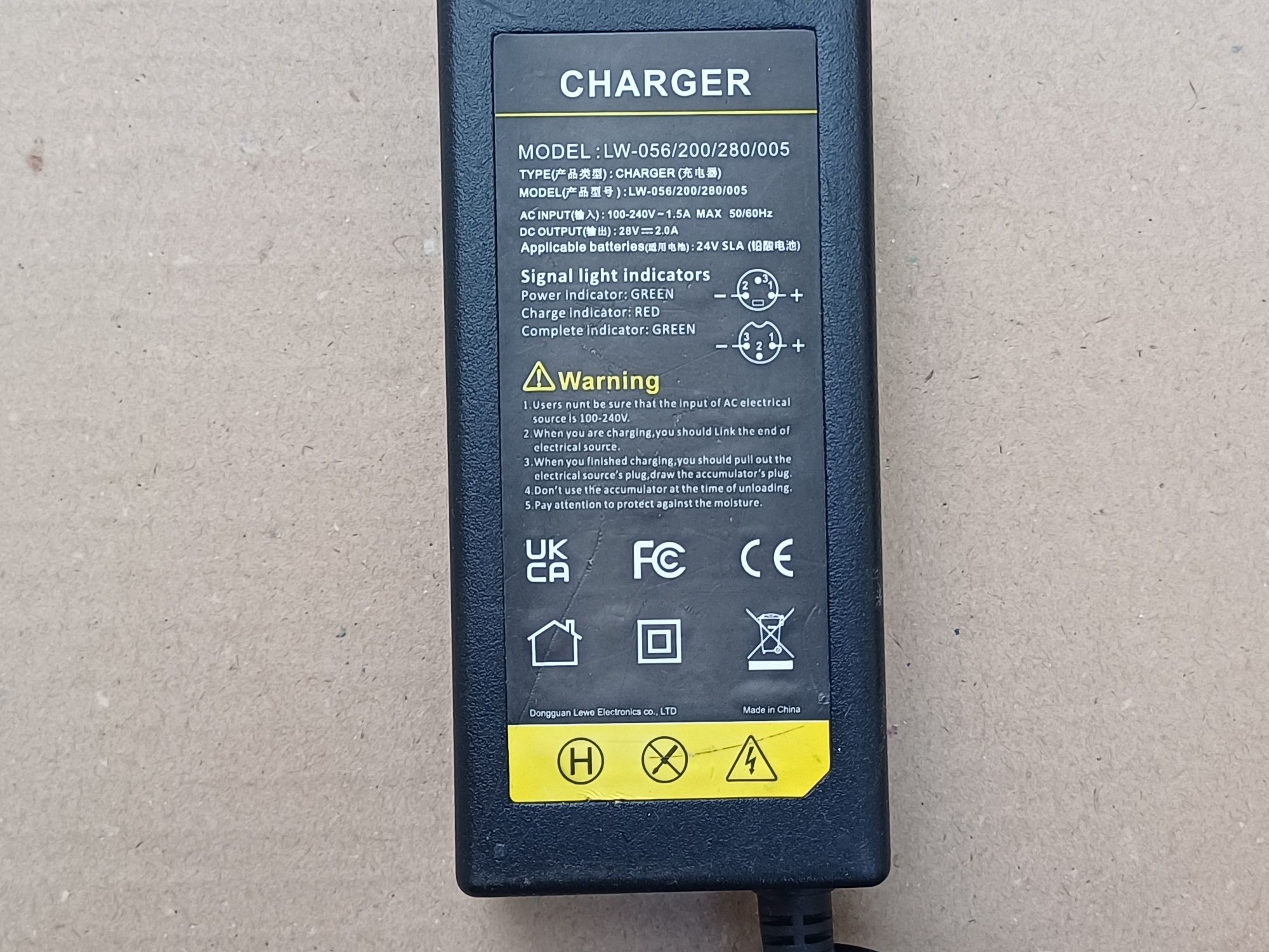 Incarcator baterii plumb acid 24v cu mufa XLR